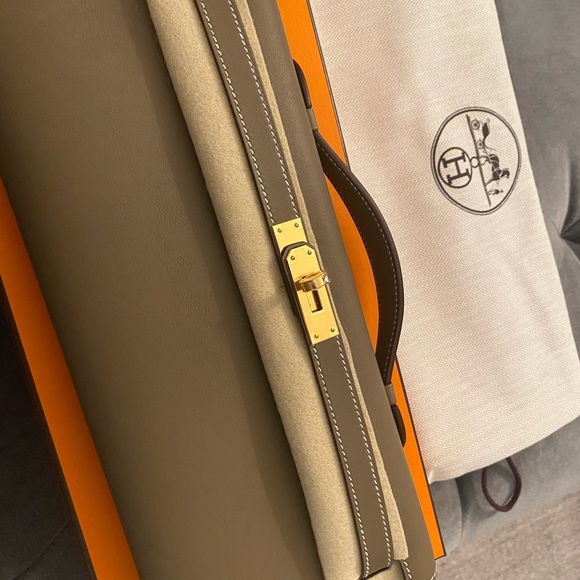 2021 Hermès Kelly Cut Clutch - Etoupe - Swift - Picture 2 of 5